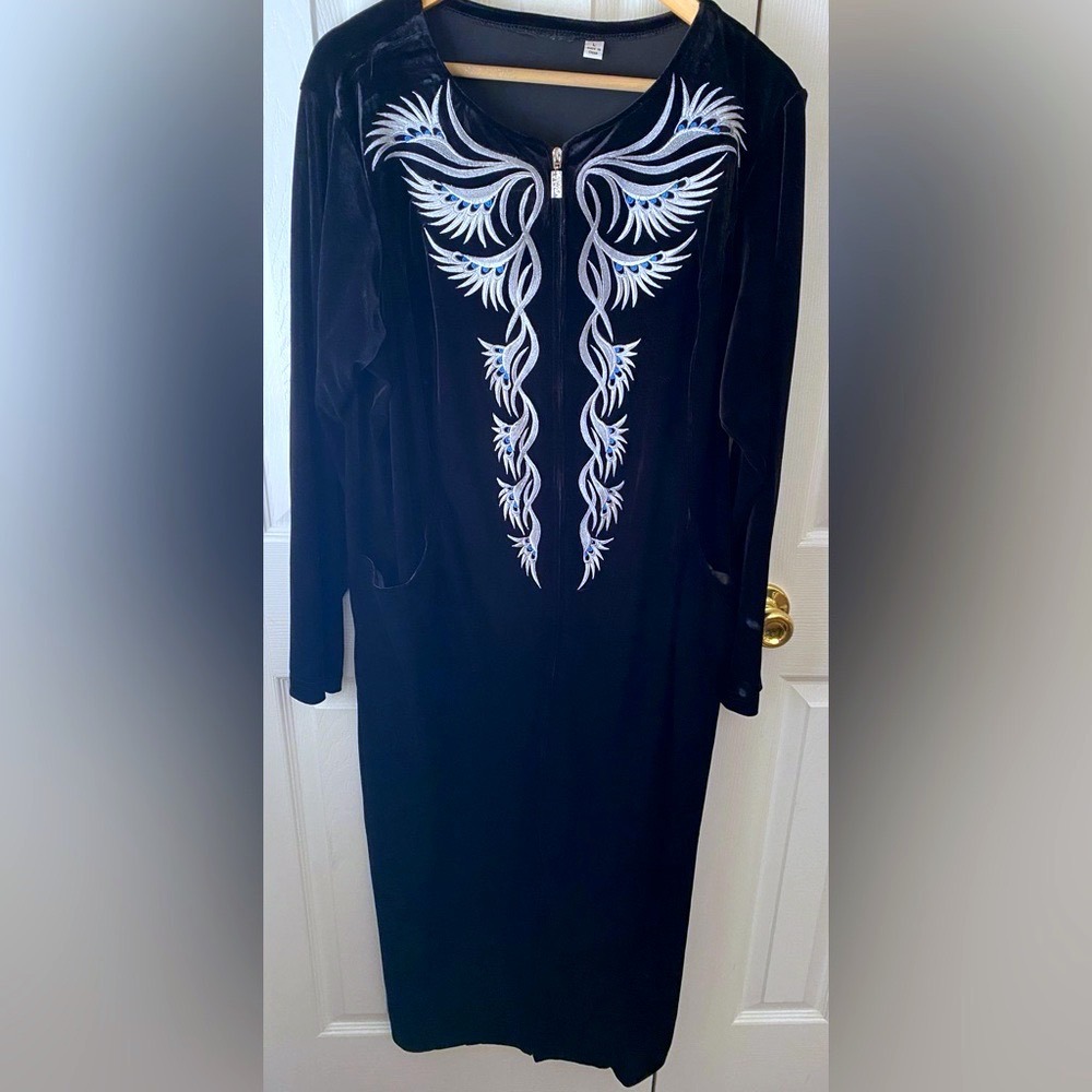 Bob‎ Mackie Wearable Art Black Velvet Embroidered Detail Housecoat Robe L